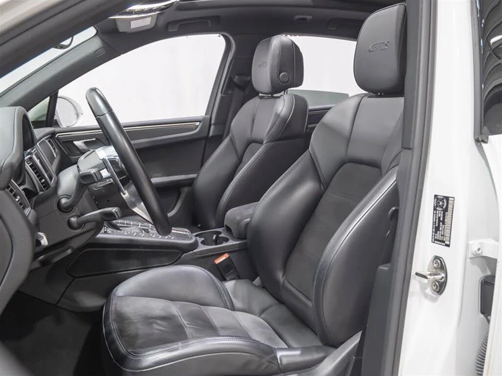 Porsche Macan GTS* BOSE* ПАНОРАМА* КАМЕРА* МЪРТВА ТОЧКА* КЕЙЛЕС - изображение 8