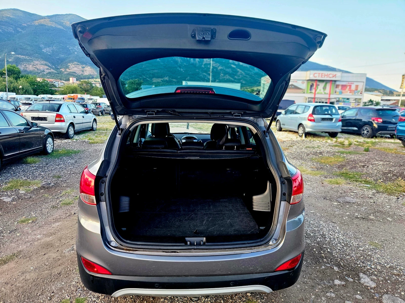 Hyundai IX35 2.0/CRDI/ИСПАНИЯ, снимка 13 - Автомобили и джипове - 53167839