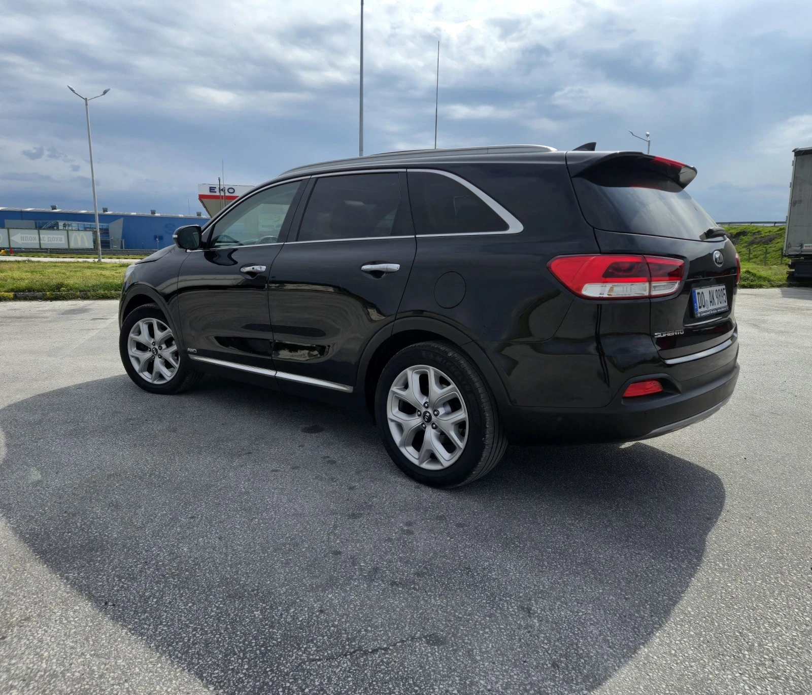 Kia Sorento FULL 2.2CRDI 4x4 PANORAMA PLATINIUM, снимка 2 - Автомобили и джипове - 54046635