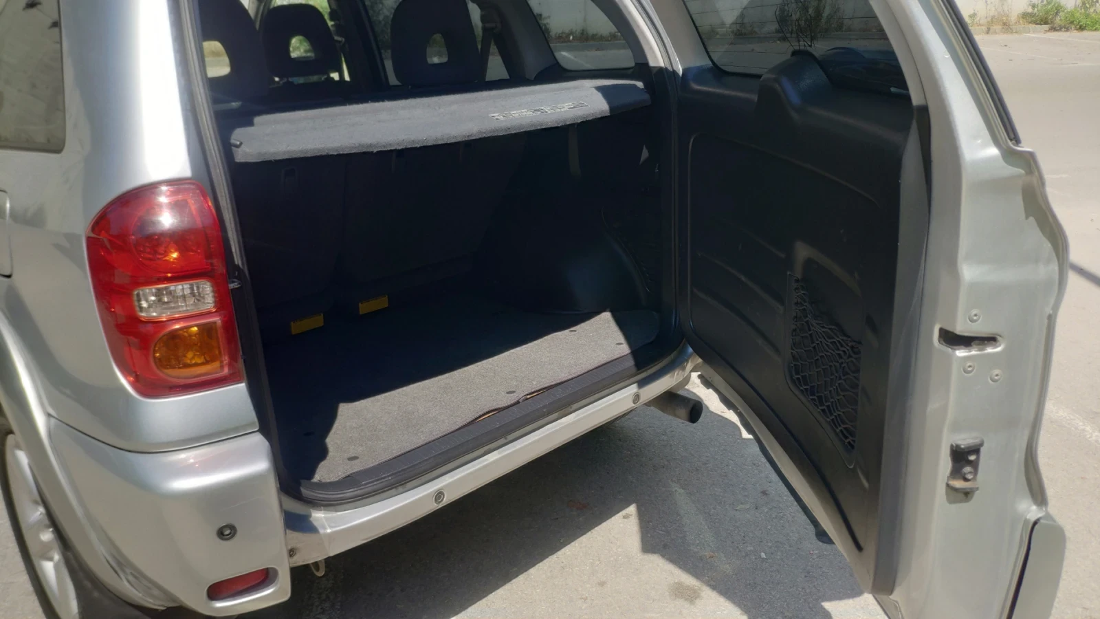Toyota Rav4 2.0 D-4D , снимка 8 - Автомобили и джипове - 55641833
