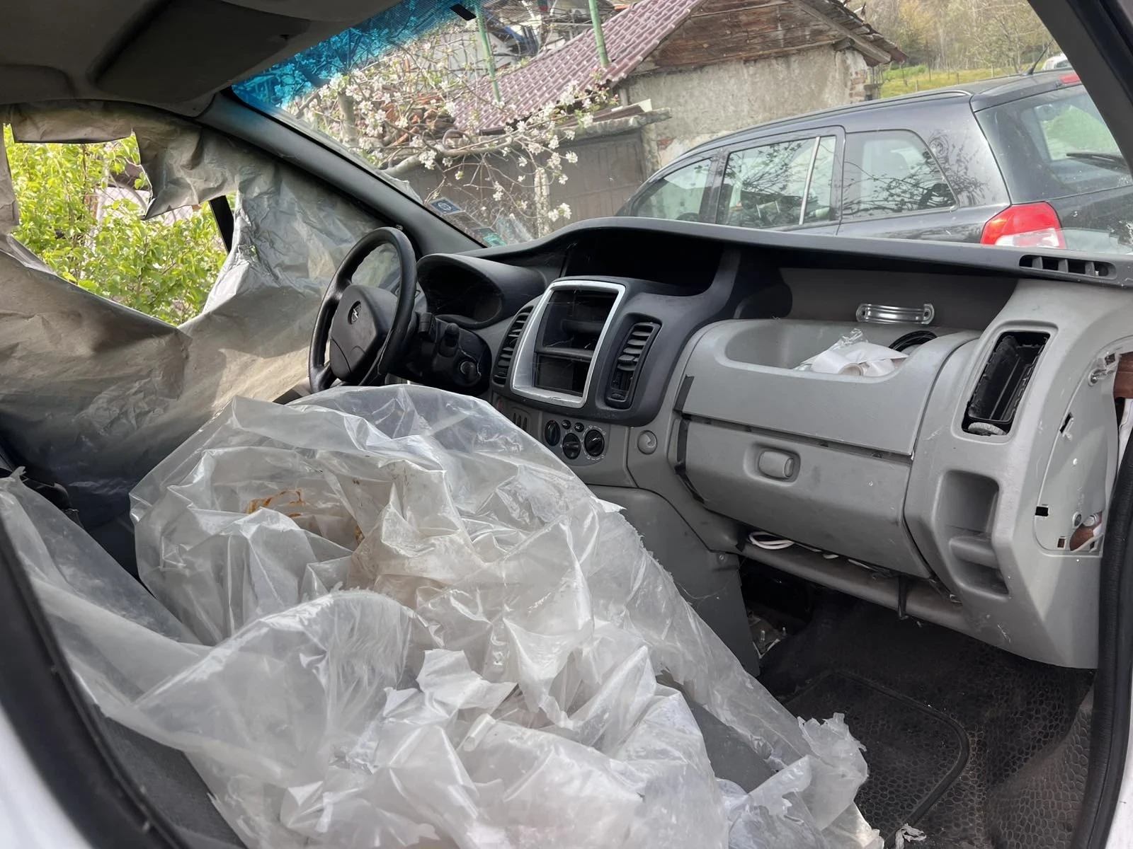 Opel Vivaro, снимка 2 - Бусове и автобуси - 54180866