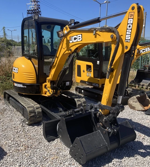 Багер JCB JCB8025ZTS