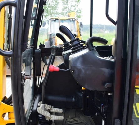 Багер JCB JCB8025ZTS, снимка 10 - Индустриална техника - 55545375