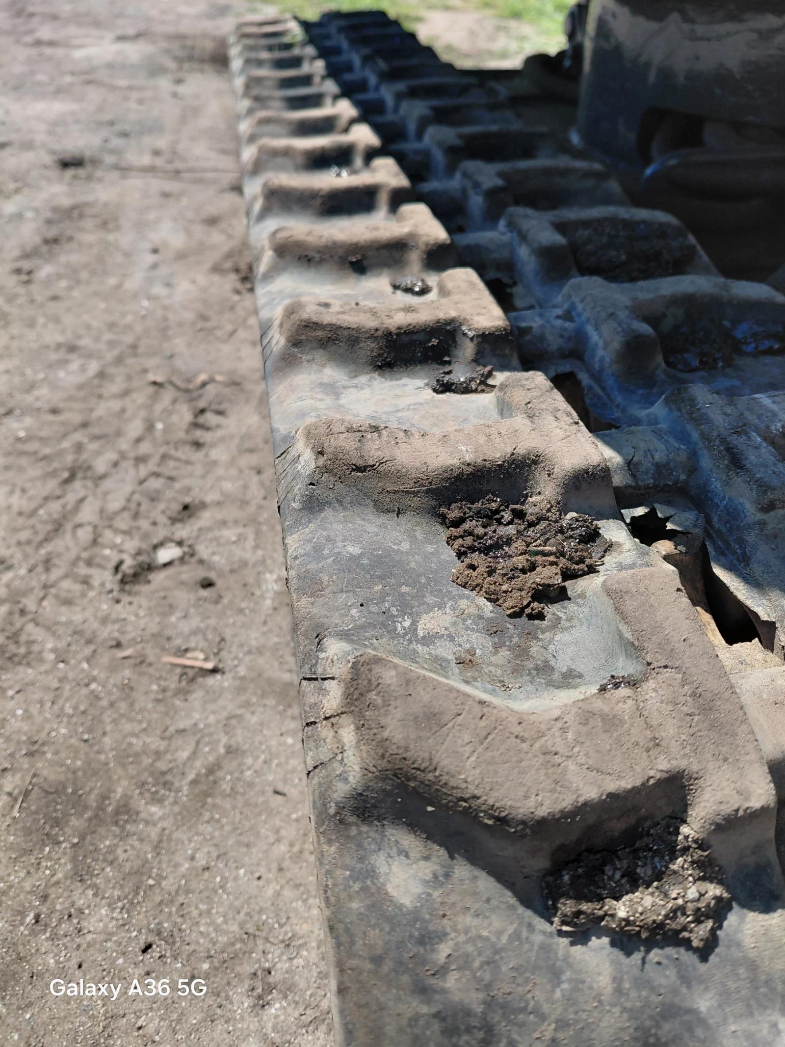 Багер Hitachi Zx 18, снимка 15 - Индустриална техника - 54140372