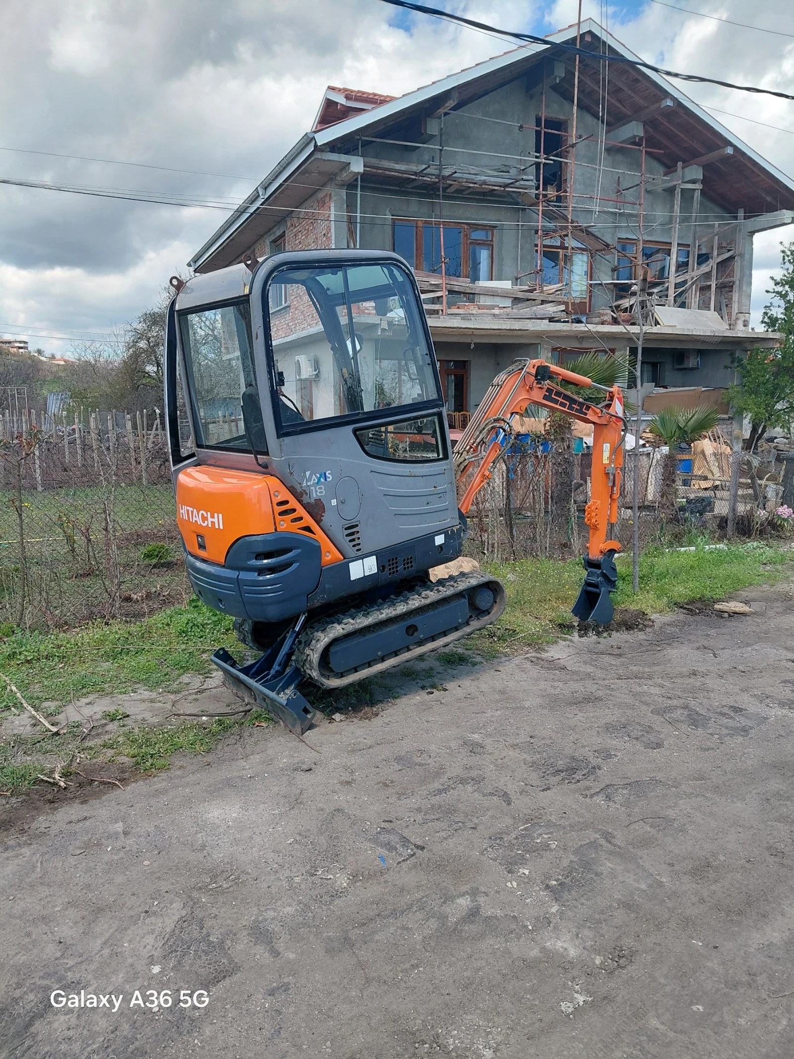 Багер Hitachi Zx 18, снимка 11 - Индустриална техника - 54140372