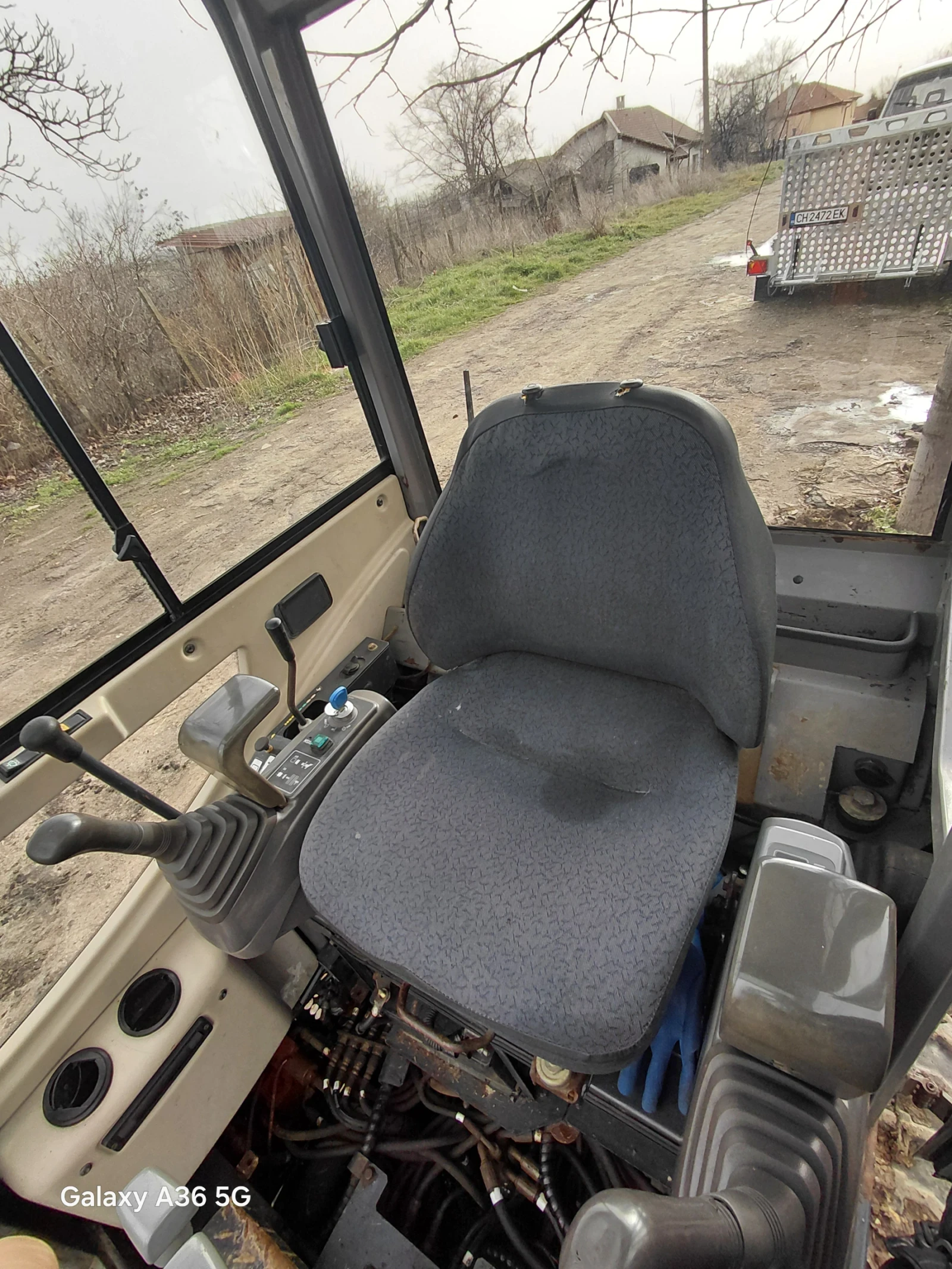 Багер Hitachi Zx 18, снимка 3 - Индустриална техника - 54140372