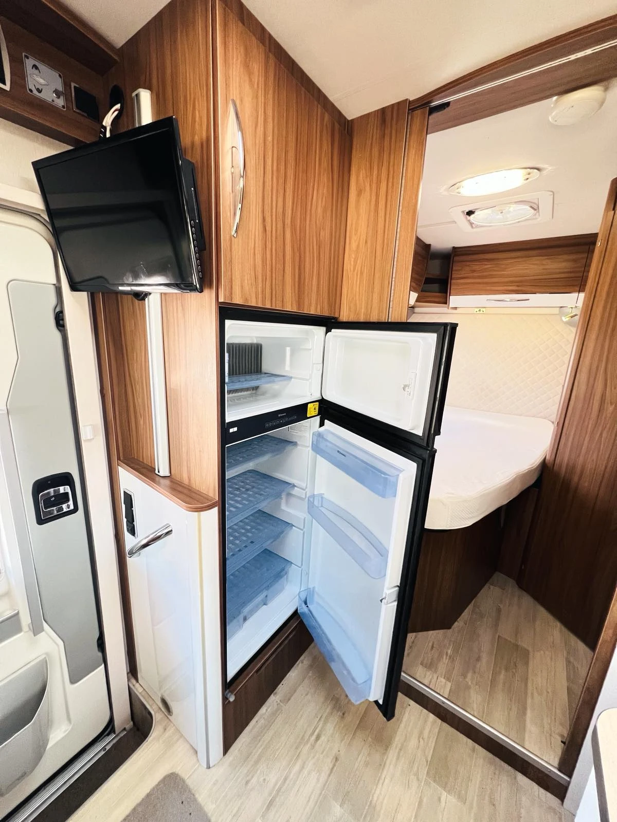 ������ Pilote P 716 ESSENTIEL. �������� ����� �������� | Mobile.bg � ����������� 13