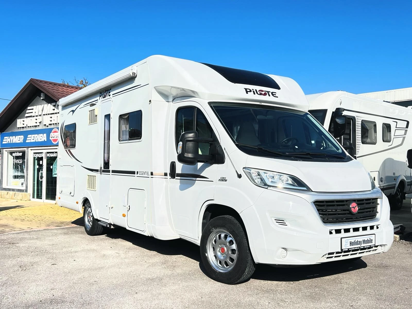 Кемпер Pilote P 716 ESSENTIEL. КЛИМАТИК СОЛАР ИНВЕРТОР