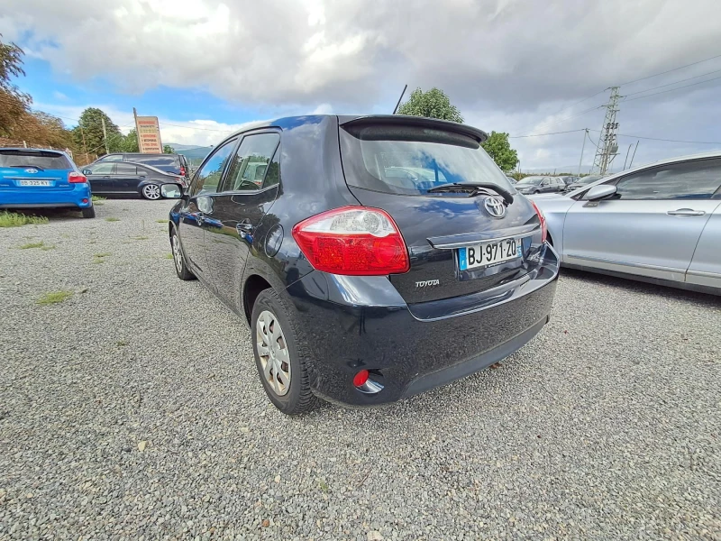 Toyota Auris 1.4 6-ск, снимка 3 - Автомобили и джипове - 46258456