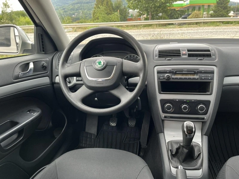 Skoda Octavia 1.6TDI 105кс. 4X4 КЛИМАТРОНИК АВТОПИЛОТ EURO 5, снимка 12 - Автомобили и джипове - 46698806