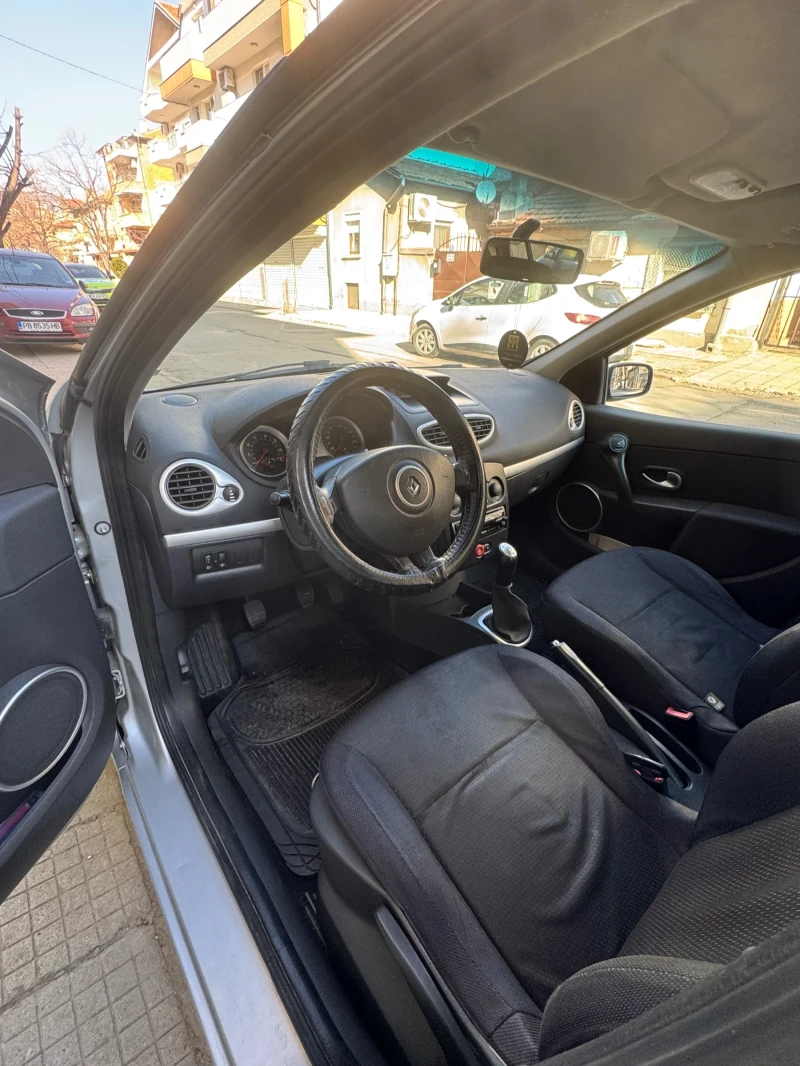 Renault Clio, снимка 15 - Автомобили и джипове - 49056196