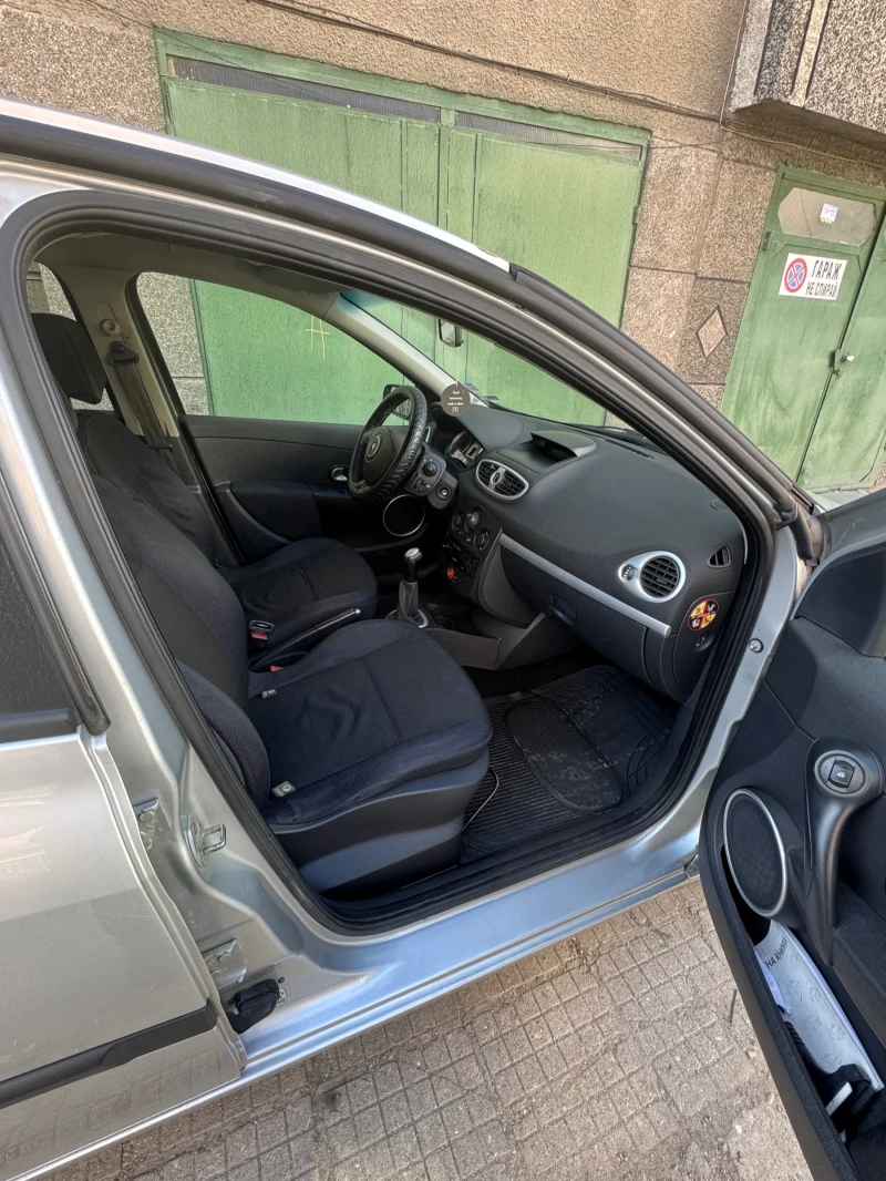 Renault Clio, снимка 13 - Автомобили и джипове - 49056196