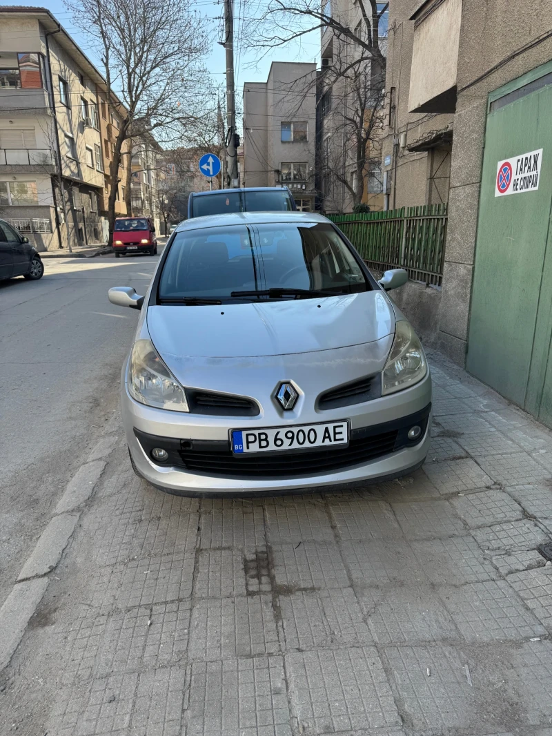 Renault Clio, снимка 1 - Автомобили и джипове - 49056196