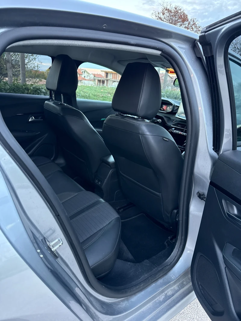 Peugeot 208 Allure , снимка 13 - Автомобили и джипове - 52256269