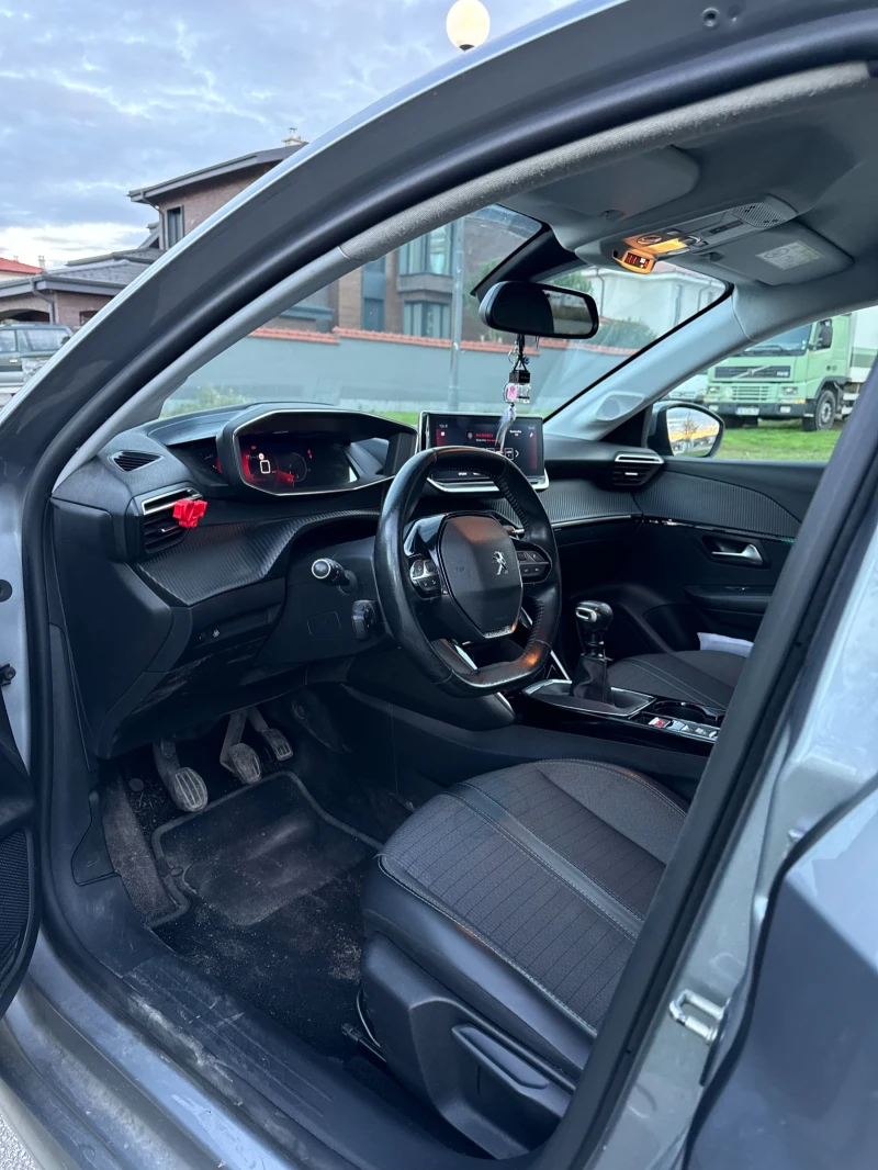 Peugeot 208 Allure , снимка 9 - Автомобили и джипове - 52256269
