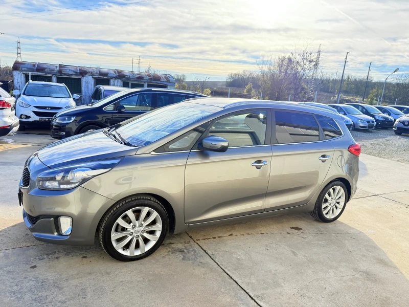 Kia Carens 1.7crdi 136k.c* Navi* UNIKAT, снимка 3 - Автомобили и джипове - 52396729