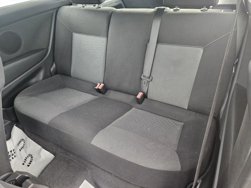 Opel Astra 1.7d GTC, снимка 7 - Автомобили и джипове - 52665277