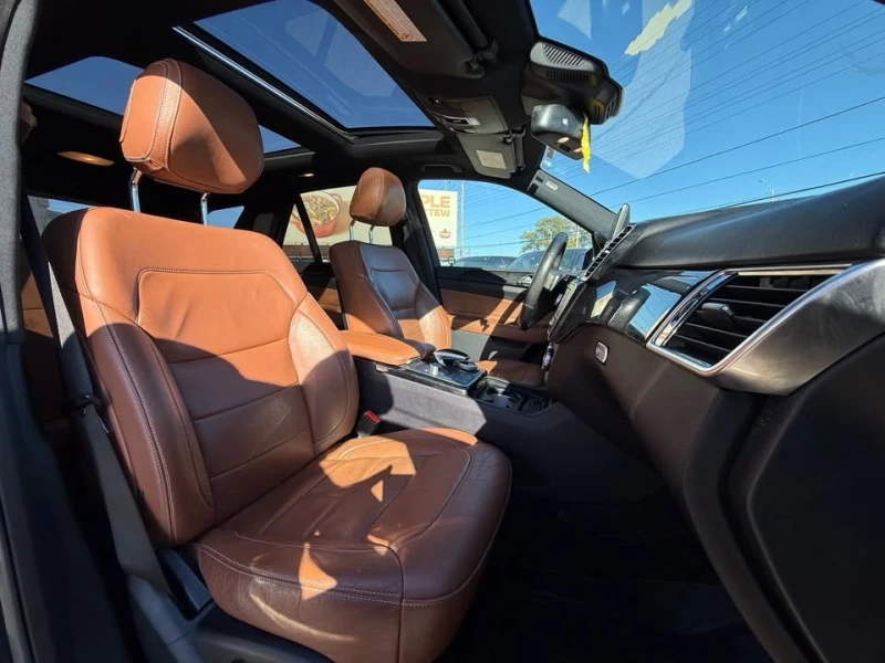 Mercedes-Benz GLE 450 AMG * * 360 КАМЕРИ * * CARFAX * * АВТОКРЕДИТ * * , снимка 14 - Автомобили и джипове - 53000657