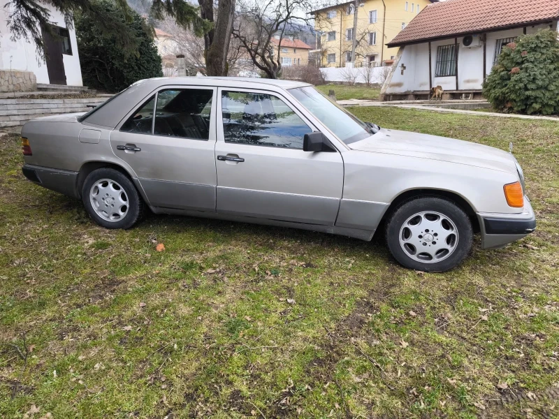Mercedes-Benz 124 E300, снимка 5 - Автомобили и джипове - 53431636