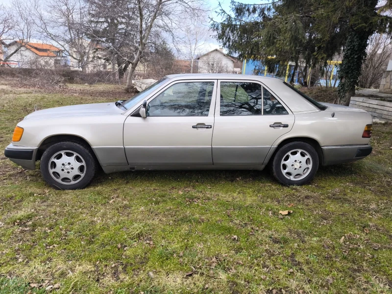 Mercedes-Benz 124 E300, снимка 2 - Автомобили и джипове - 53431636