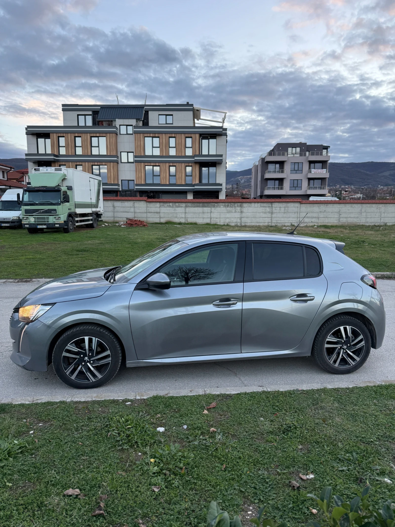 Peugeot 208 Allure , снимка 1