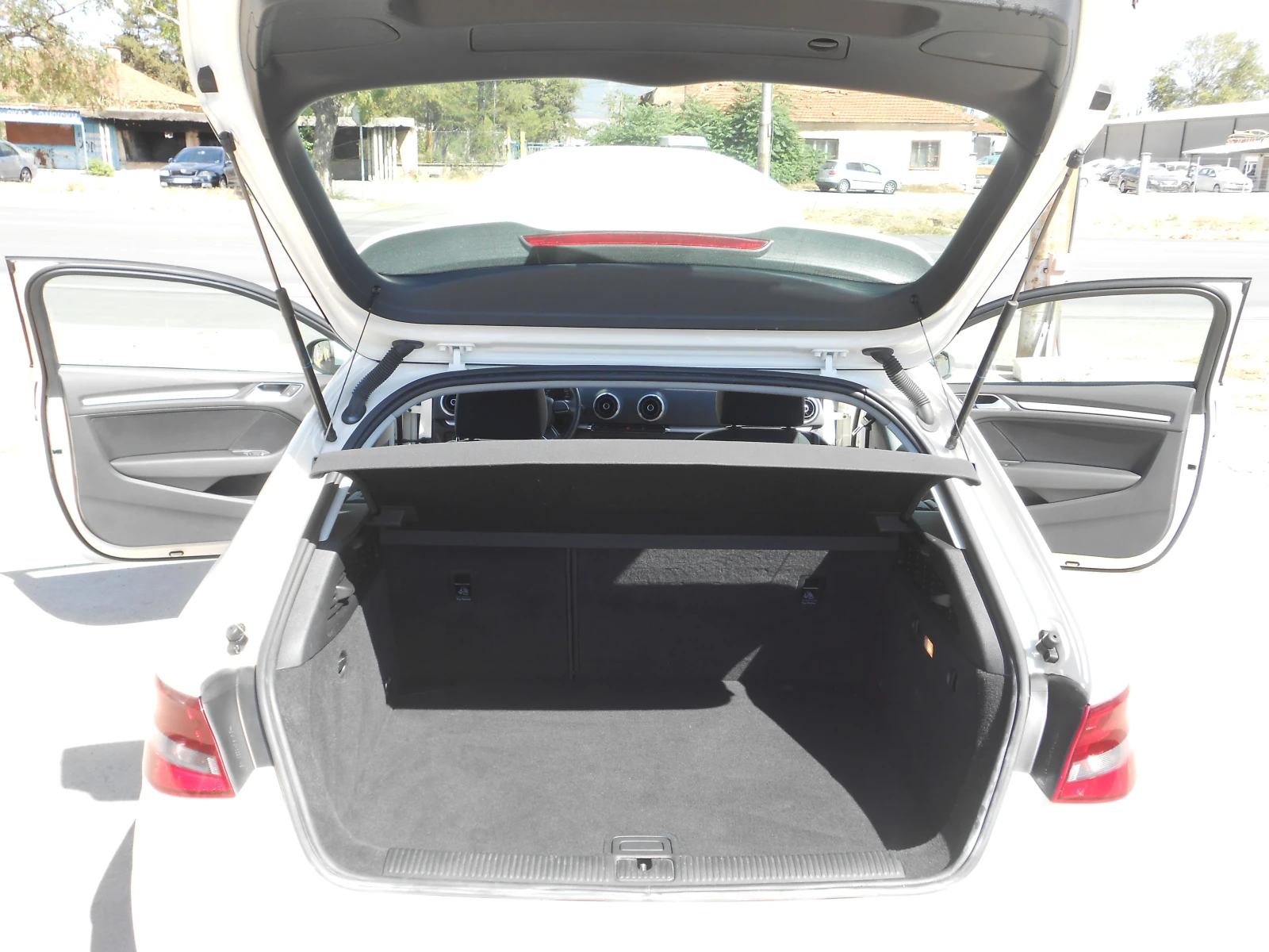 Audi A3 1.6d-Euro-5B-6sk-Panorama | Mobile.bg — изображение 11