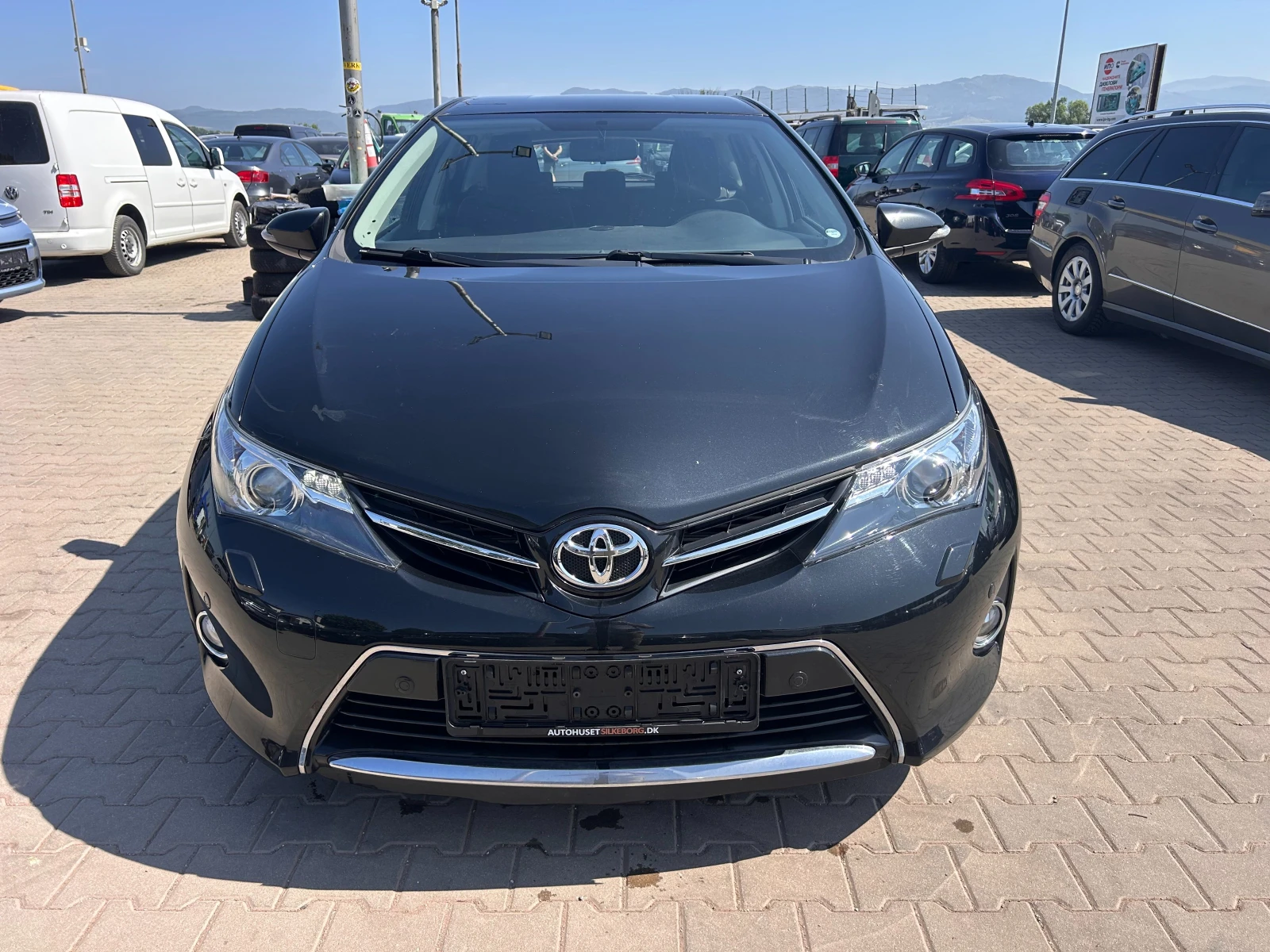 Toyota Auris 2.0D-4D NAVI/KAMERA EURO 5 - изображение 3
