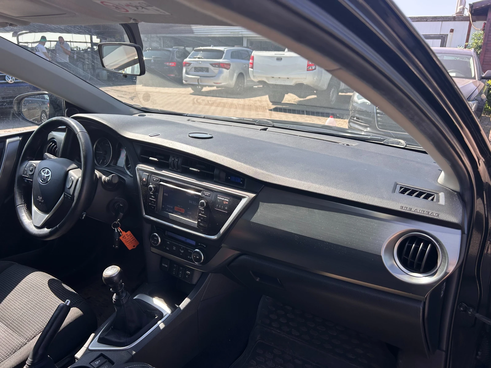 Toyota Auris 2.0D-4D NAVI/KAMERA EURO 5 - изображение 10