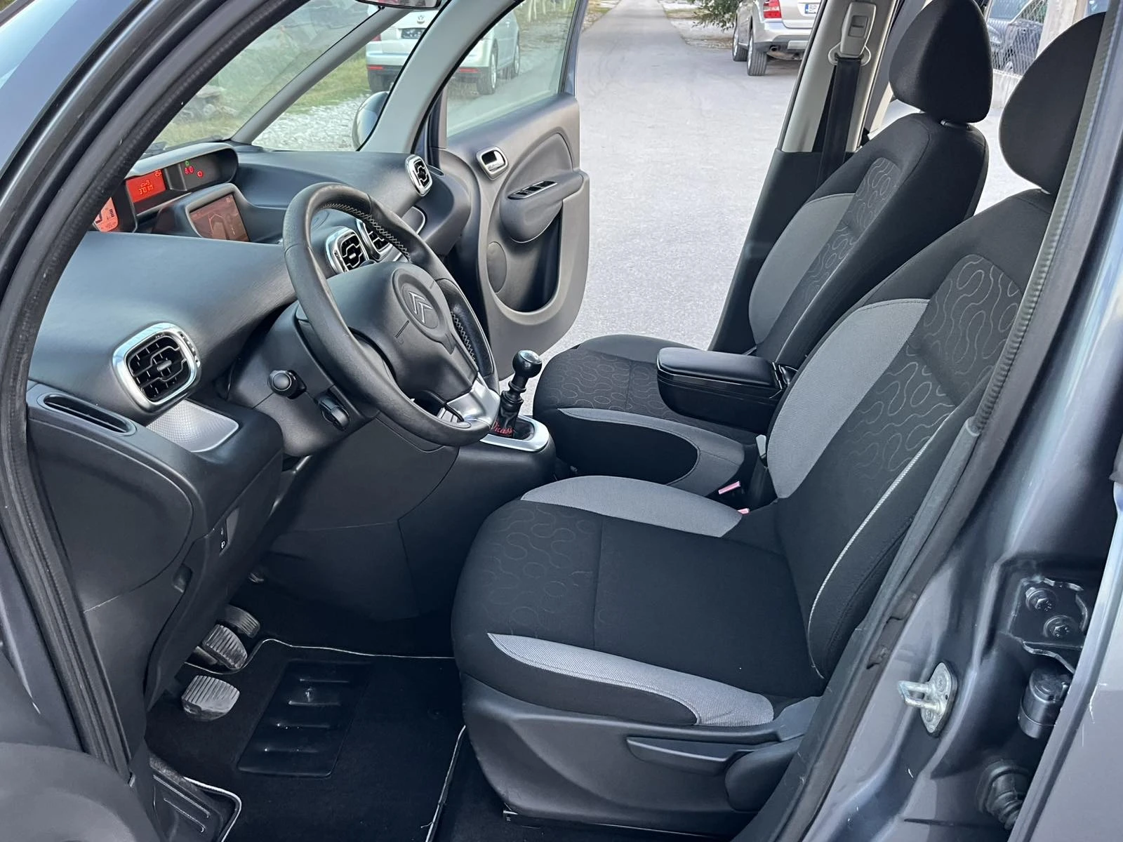 Citroen C3 Picasso 1.6 HDI 112кс EURO 5 АВТОПИЛОТ - изображение 7