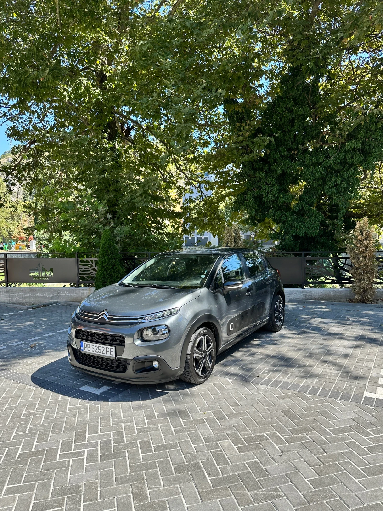 Citroen C3 1.6HDi AirBump CarPlay Обслужен реални км  | Mobile.bg — изображение 1