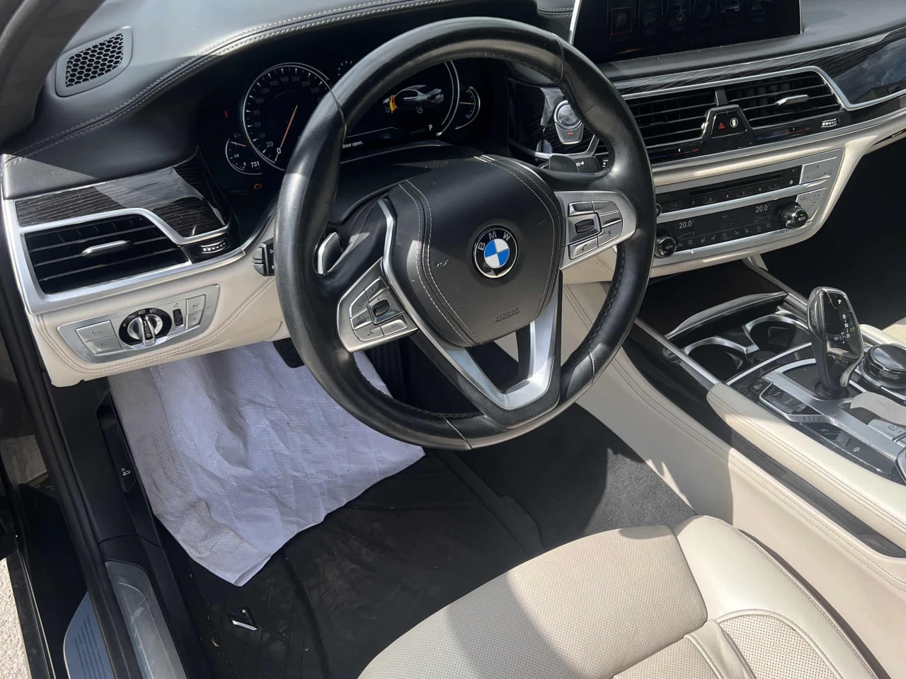 BMW 750 * CARFAX * АВТО КРЕДИТ * ЦЕНА ДО БГ! - изображение 6