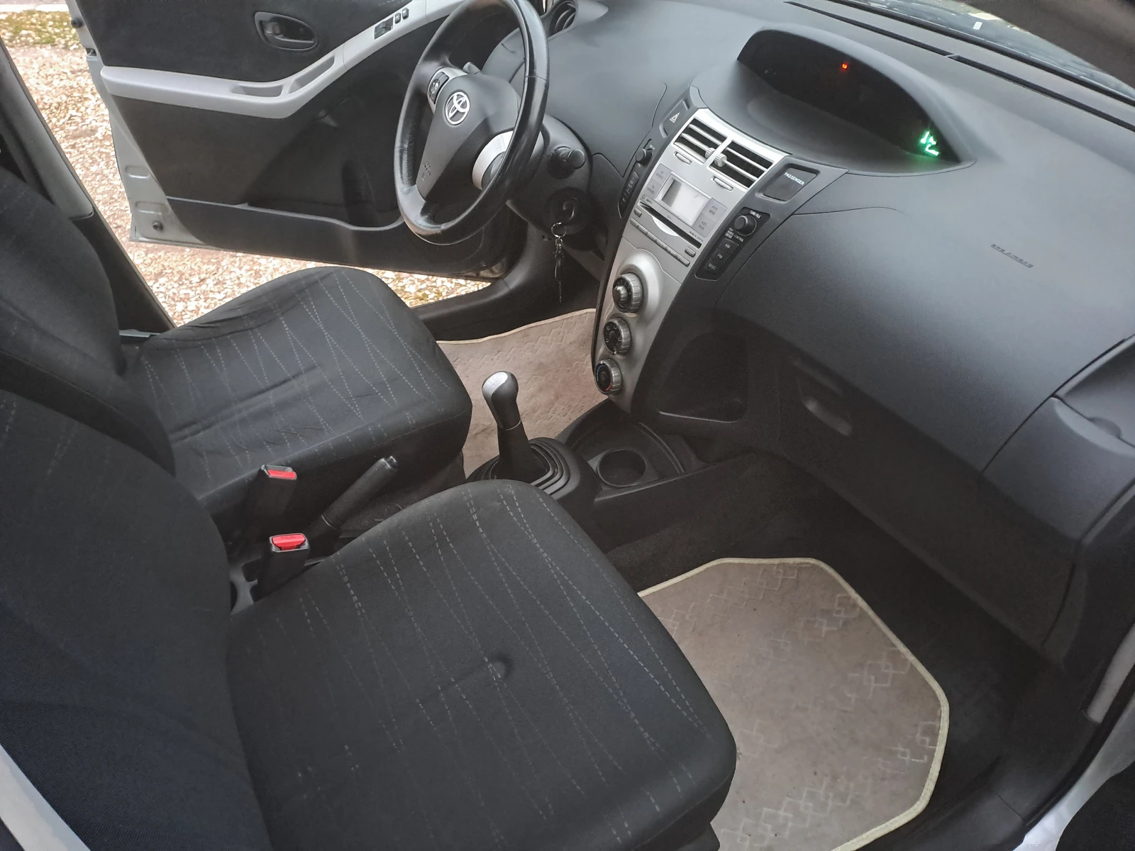 Toyota Yaris 1.3i ESKLUZIVE SPEZIALL | Mobile.bg � ����������� 9