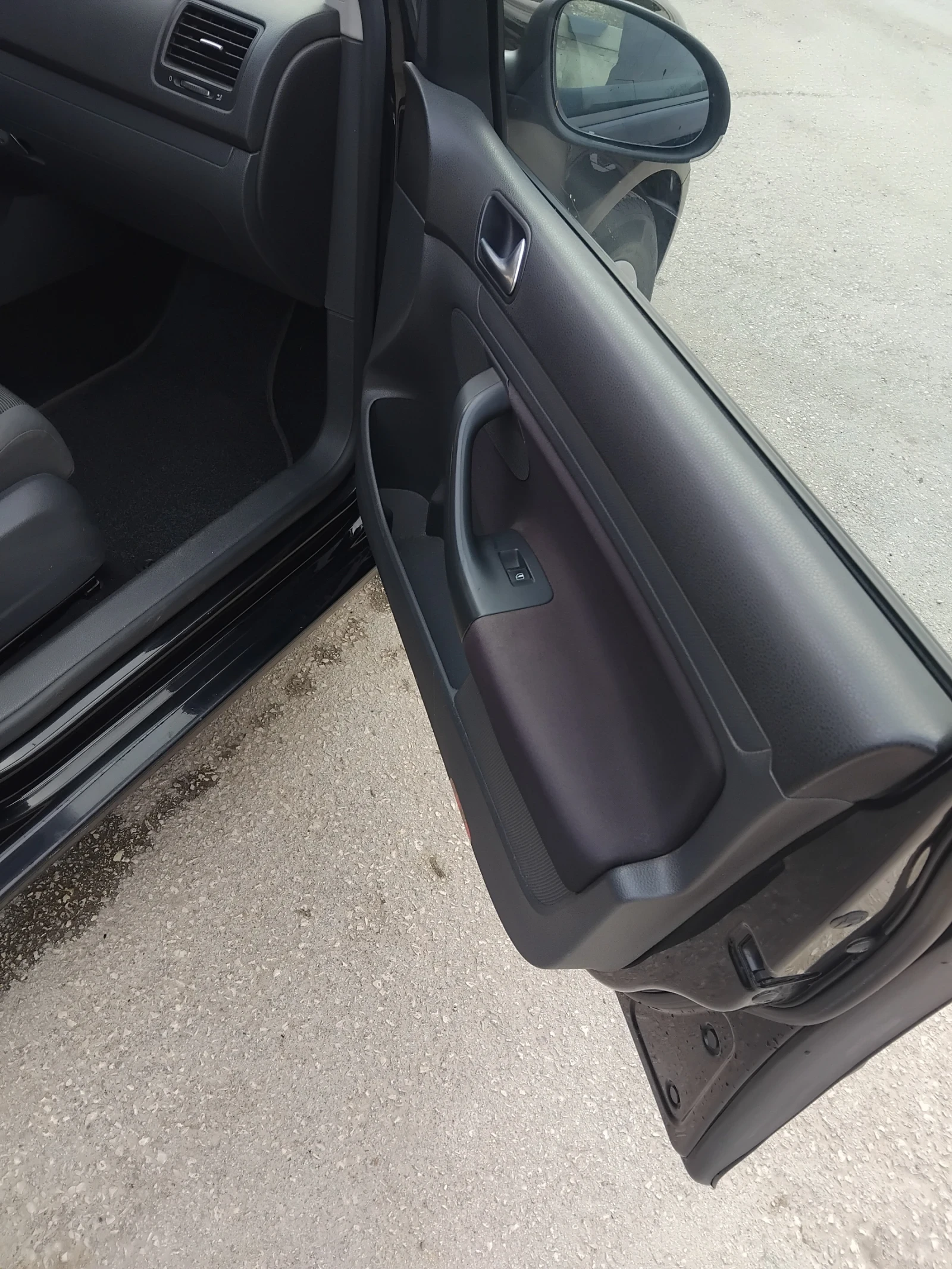 VW Golf, снимка 9 - Автомобили и джипове - 54081323