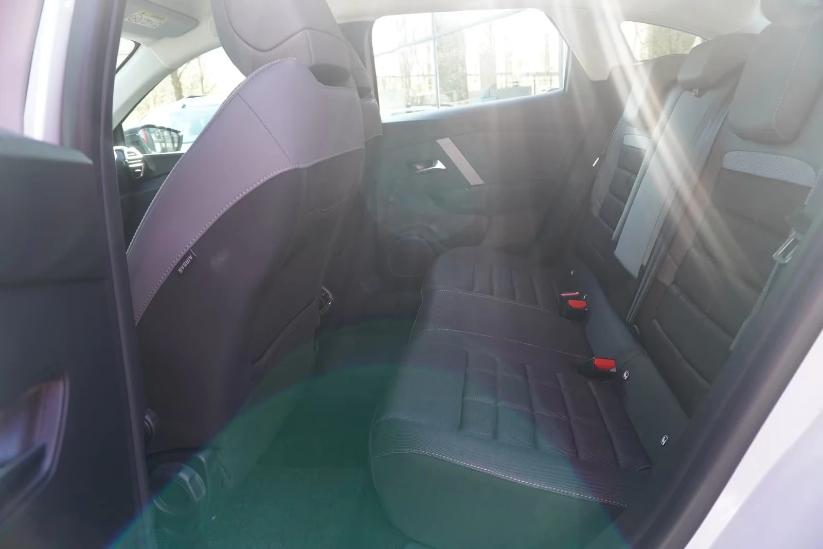 Citroen C4 1.2HEV/145HP/FACE-LIFT/CAM/LED/NAVI/CPLAY/135q, снимка 15 - Автомобили и джипове - 54125413