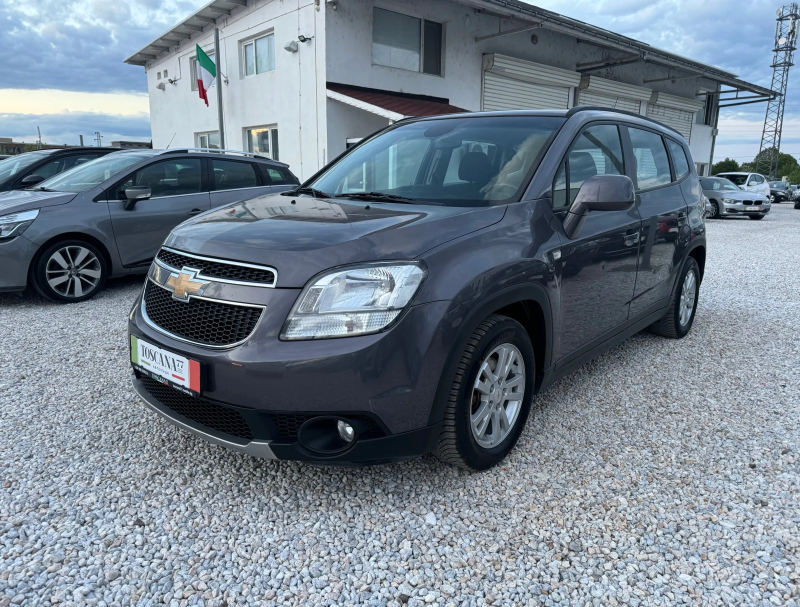 Chevrolet Orlando 1.8i* Газ* 7 местен * Лизинг, снимка 2 - Автомобили и джипове - 54596344
