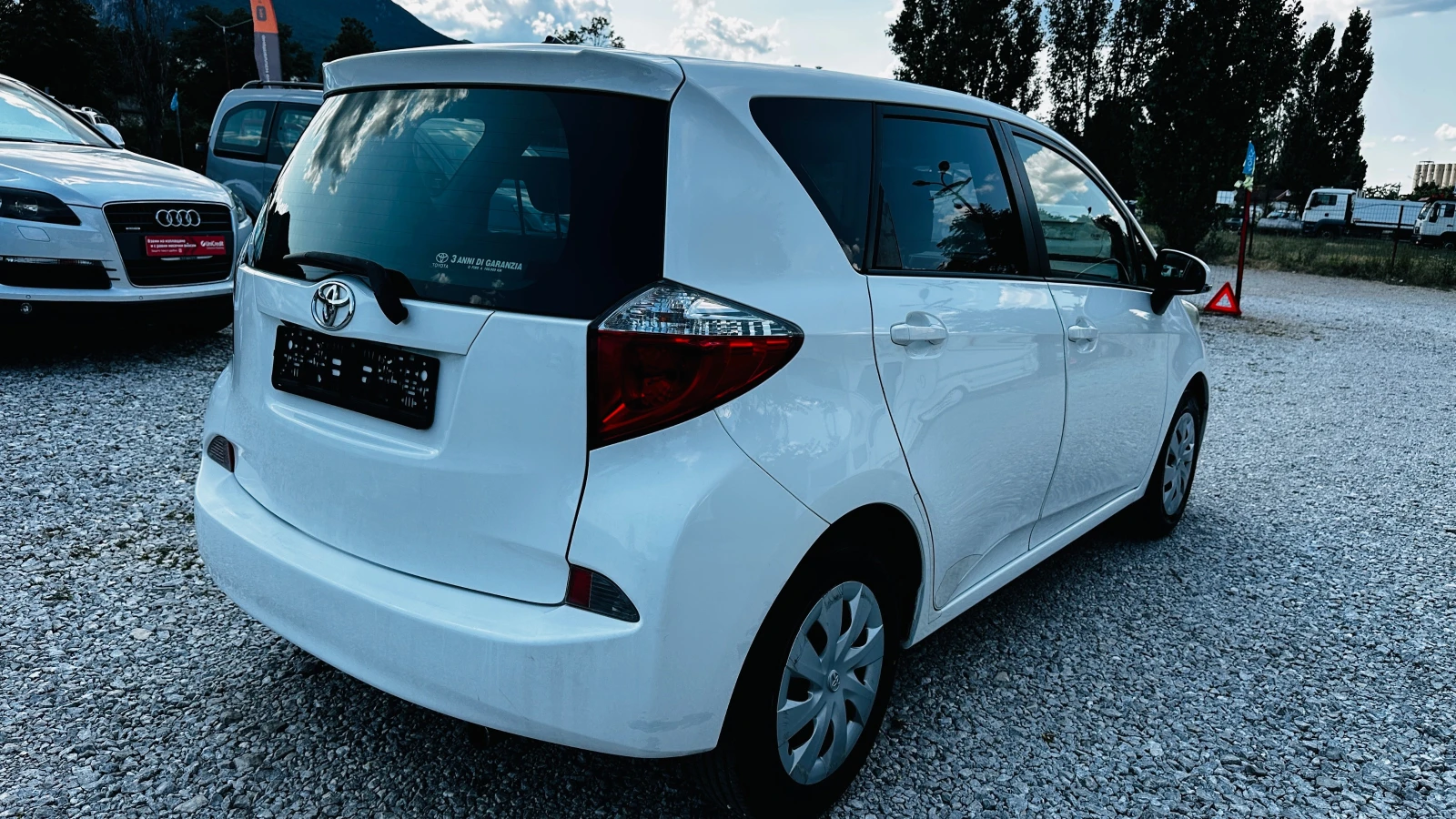 Toyota Verso S 1.3i-navi-automat-панорама-камера-Италия, снимка 4 - Автомобили и джипове - 55177698