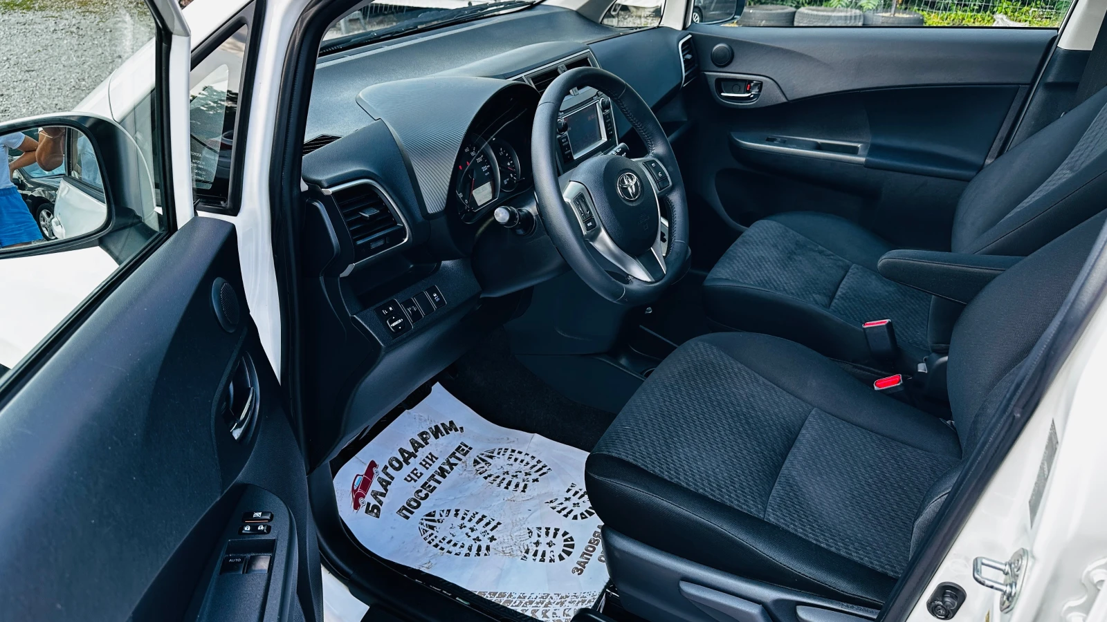 Toyota Verso S 1.3i-navi-automat-панорама-камера-Италия, снимка 7 - Автомобили и джипове - 55177698