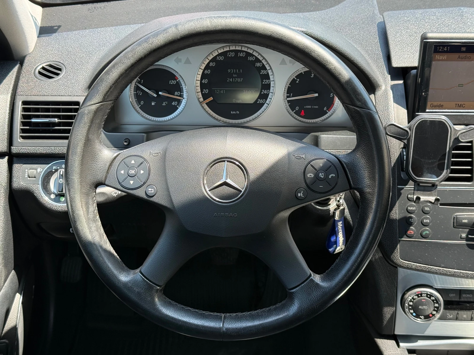 Mercedes-Benz C 200 CDI Avantgarde 6ск. !ТОП СЪСТОЯНИЕ!, снимка 12 - Автомобили и джипове - 55359640