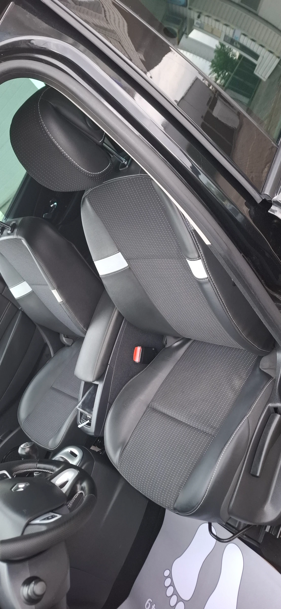 Renault Scenic 1.5 dci Bosse Edition Led , снимка 17 - Автомобили и джипове - 55407252