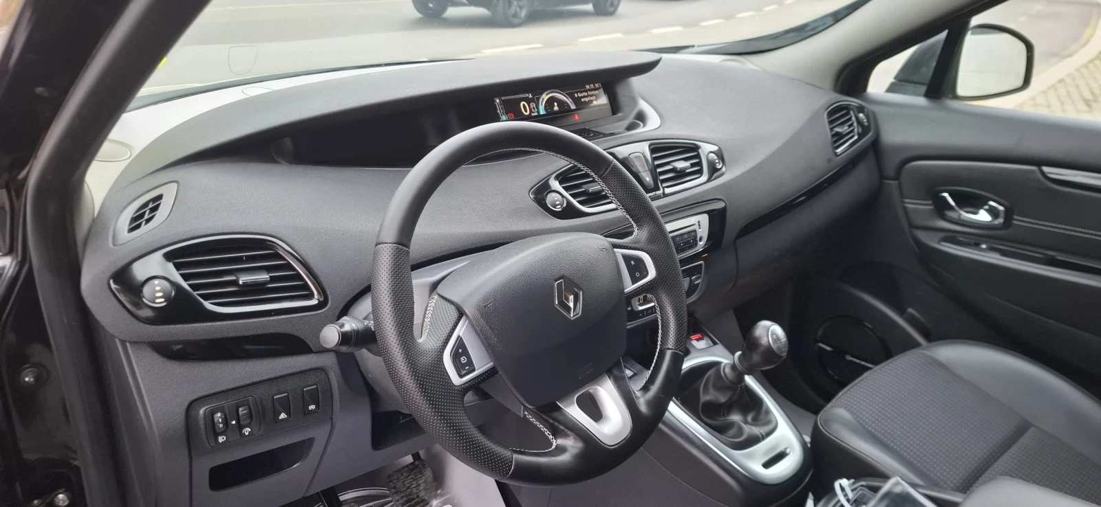 Renault Scenic 1.5 dci Bosse Edition Led , снимка 16 - Автомобили и джипове - 55407252