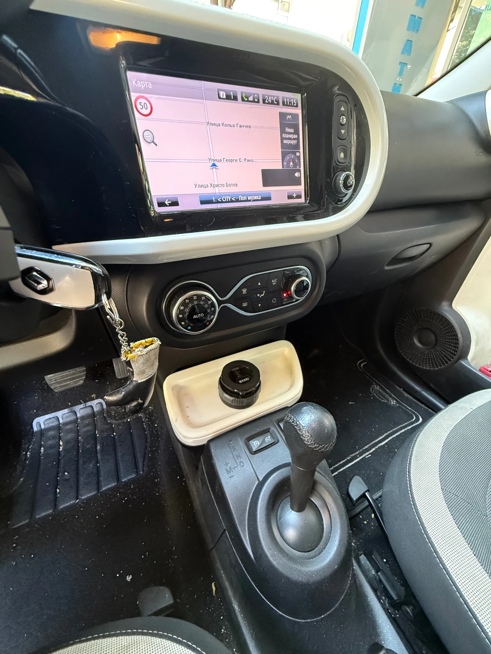 Renault Twingo, снимка 13 - Автомобили и джипове - 55798477