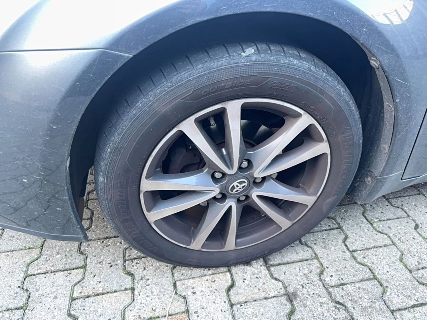 Toyota Avensis 1.8 Бензин , снимка 13 - Автомобили и джипове - 56321966