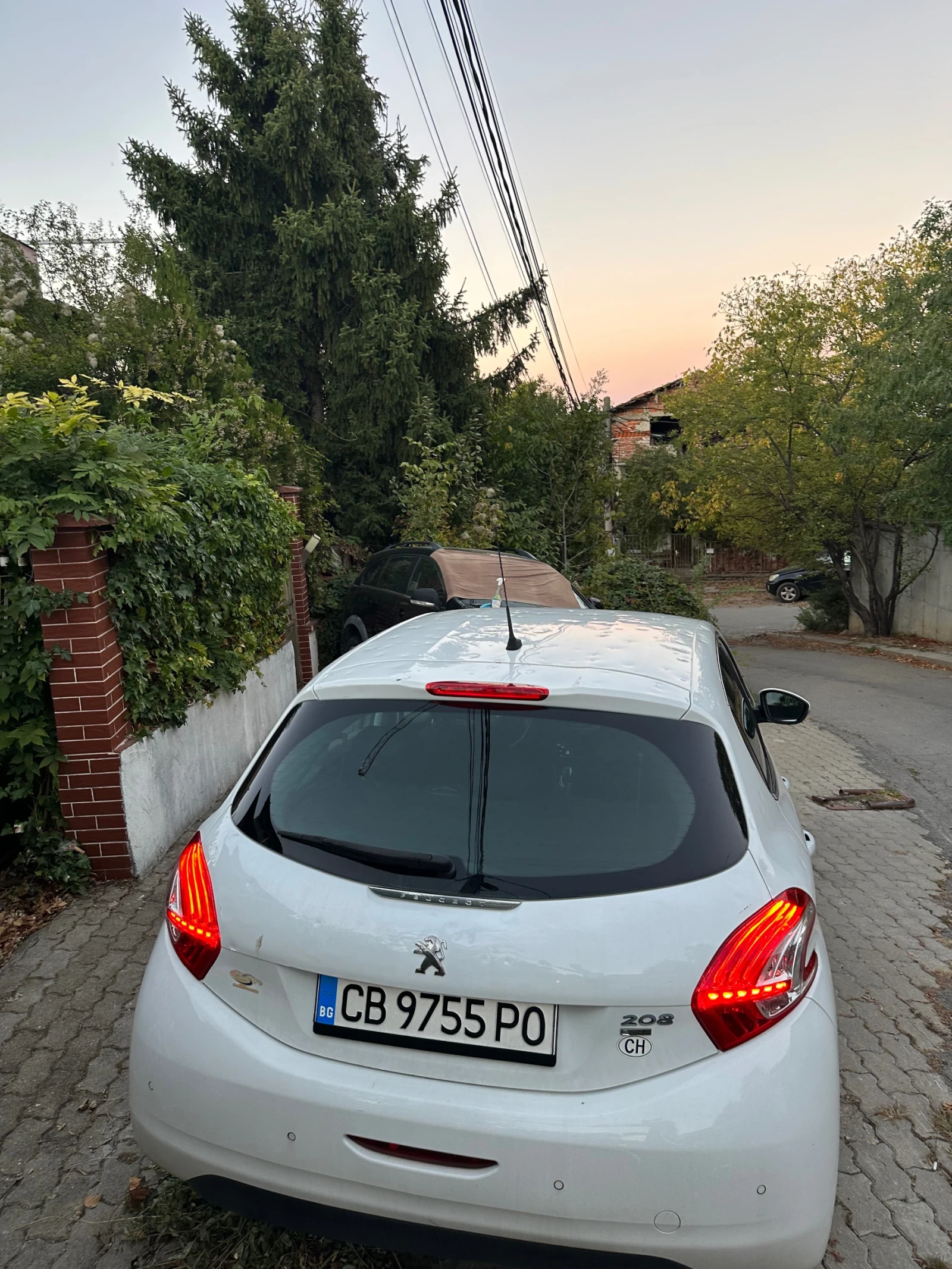 Peugeot 208 1.2 Turbo, снимка 3 - Автомобили и джипове - 56349884