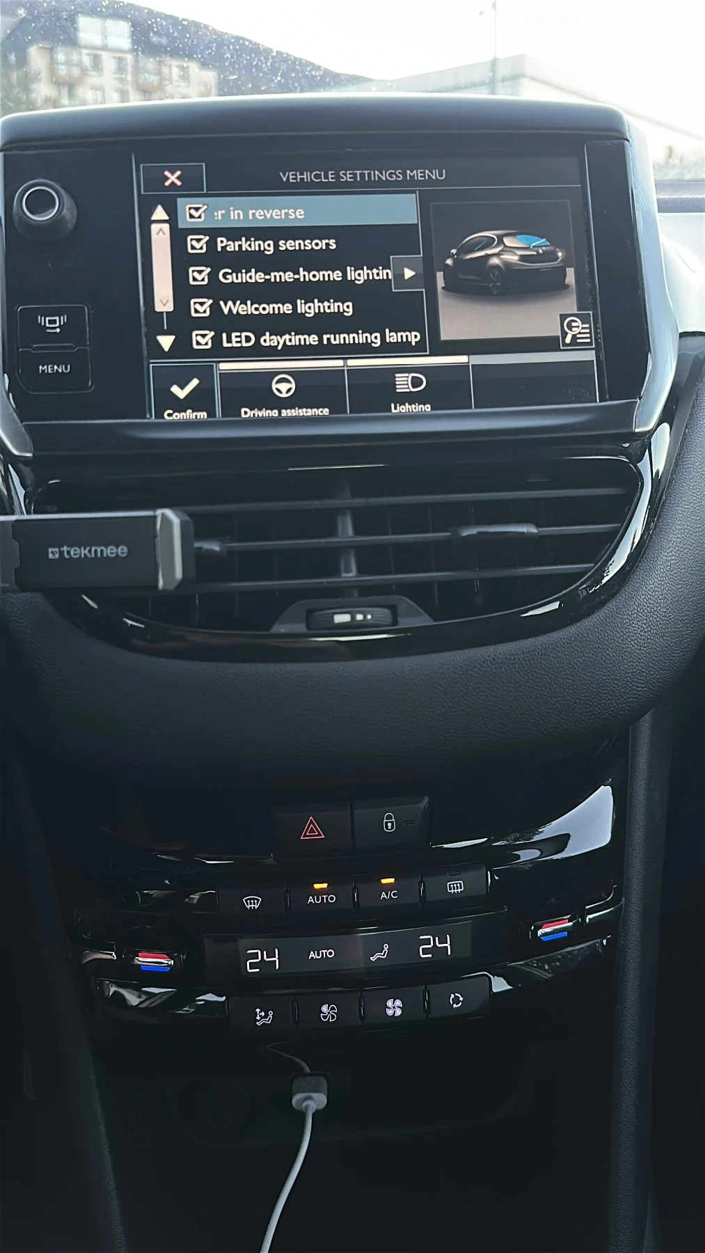 Peugeot 208 1.2 Turbo, снимка 14 - Автомобили и джипове - 56349884