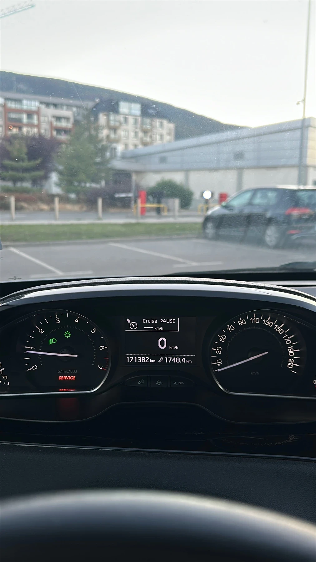Peugeot 208 1.2 Turbo, снимка 5 - Автомобили и джипове - 56349884