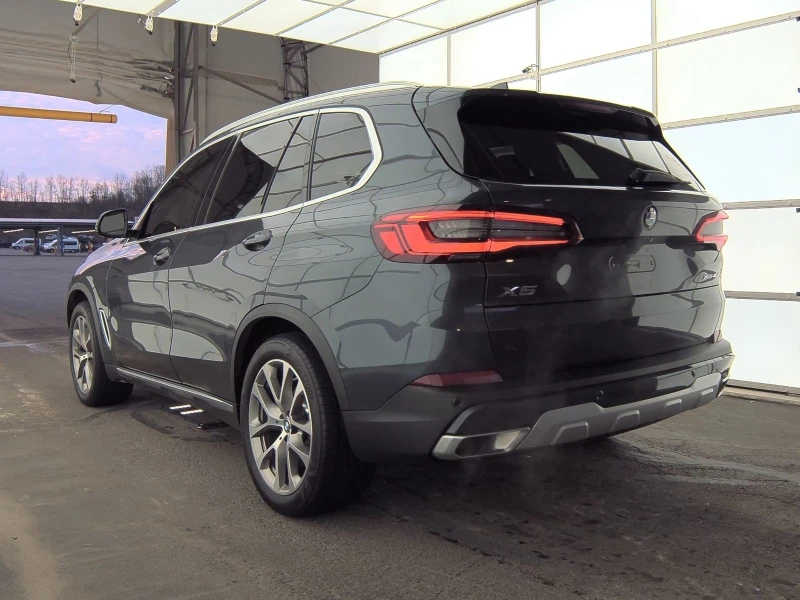 BMW X5 xDrive40i* Full LED* Gesture Control* Пано* Камери, снимка 4 - Автомобили и джипове - 48228235