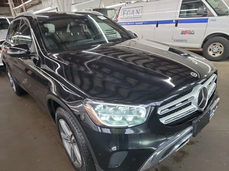 Mercedes-Benz GLC 300 burmaster* distronik* 360* pano* keyless* ambient*, снимка 2 - Автомобили и джипове - 48684667