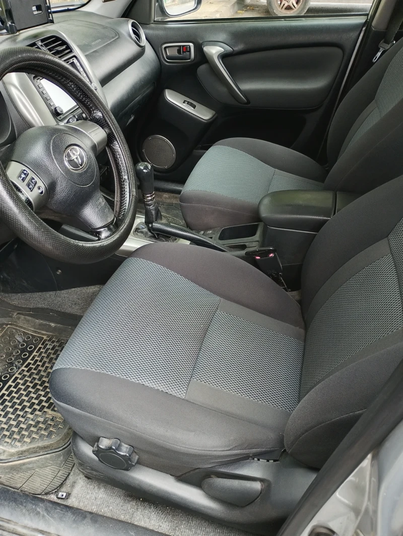 Toyota Rav4, снимка 9 - Автомобили и джипове - 52565837