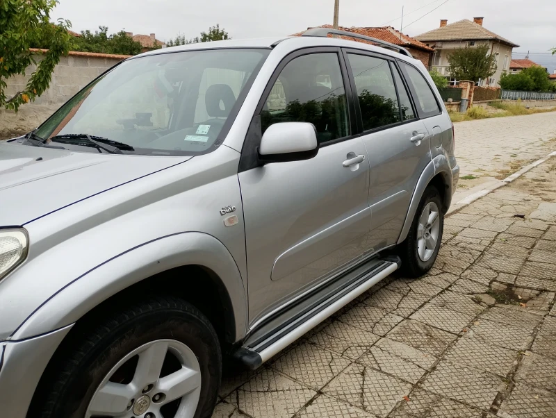 Toyota Rav4, снимка 4 - Автомобили и джипове - 52565837