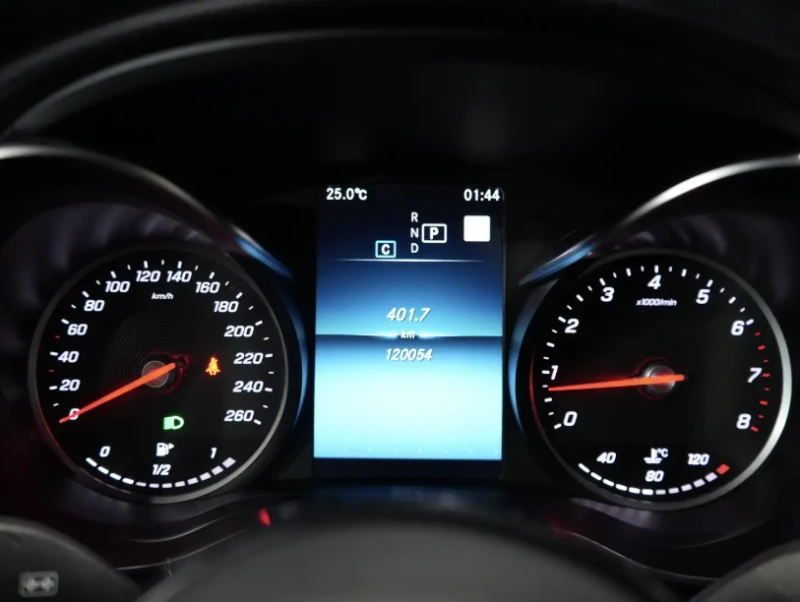 Mercedes-Benz GLC 300 4MATIC AMG-PACK/360-CAMERA/KEYLESS/BLIND SPOT, снимка 10 - Автомобили и джипове - 53031263